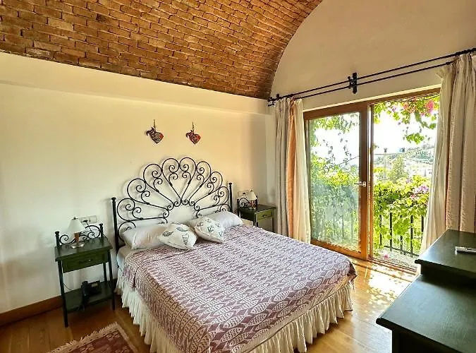 Munahan Bed & Breakfast 3*